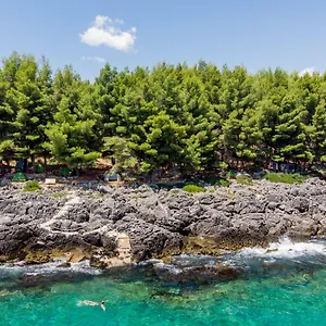 Camping The Sea Cave, Himarë
